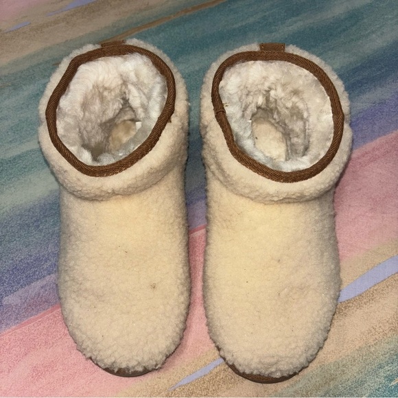 Free People Emu Stinger Micro Teddy Boots size 7 women’s - Picture 6 of 11